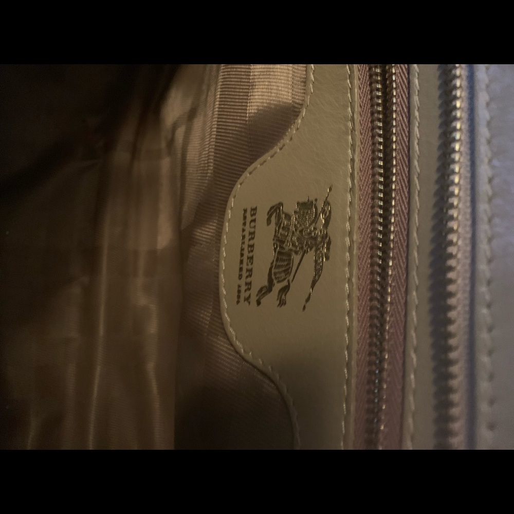 Burberry ladies bag - Picture 5 of 7